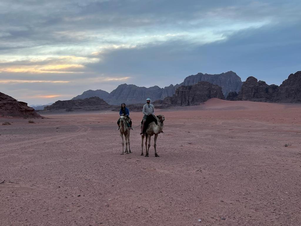 Wadi Rum Sky Tours & Camp מראה חיצוני תמונה