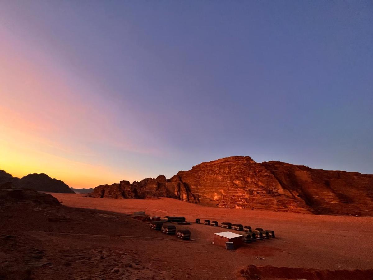 Wadi Rum Sky Tours & Camp מראה חיצוני תמונה