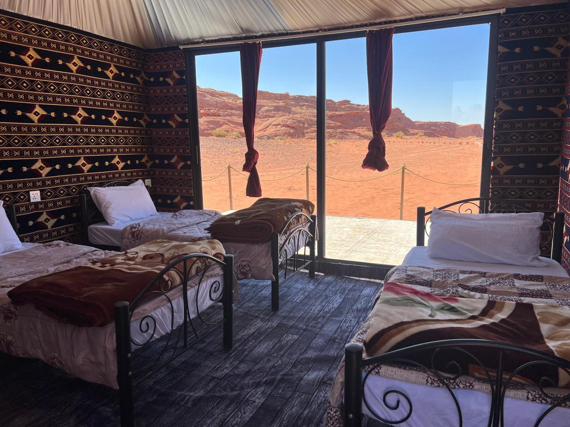 Wadi Rum Sky Tours & Camp מראה חיצוני תמונה