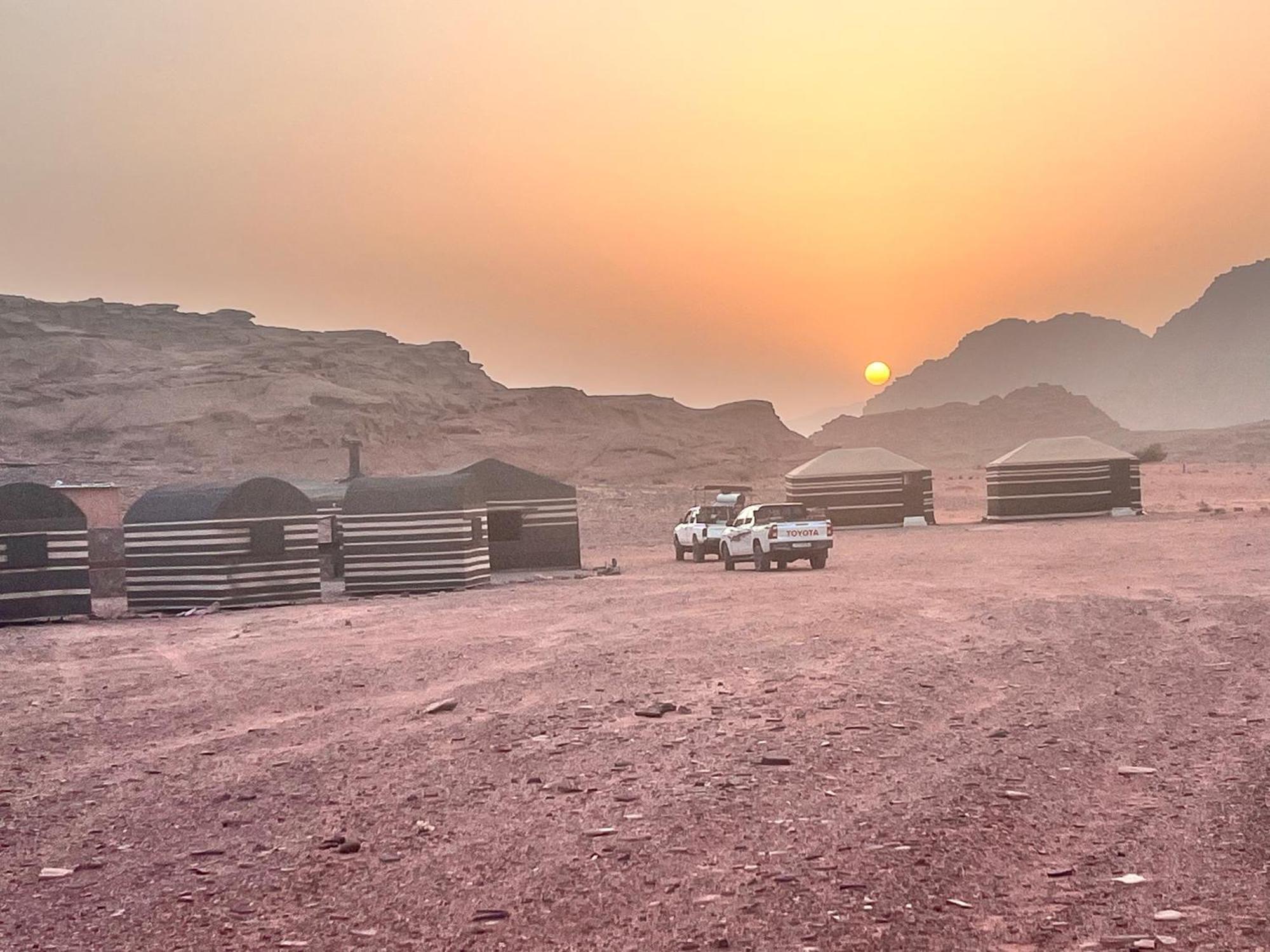 Wadi Rum Sky Tours & Camp מראה חיצוני תמונה