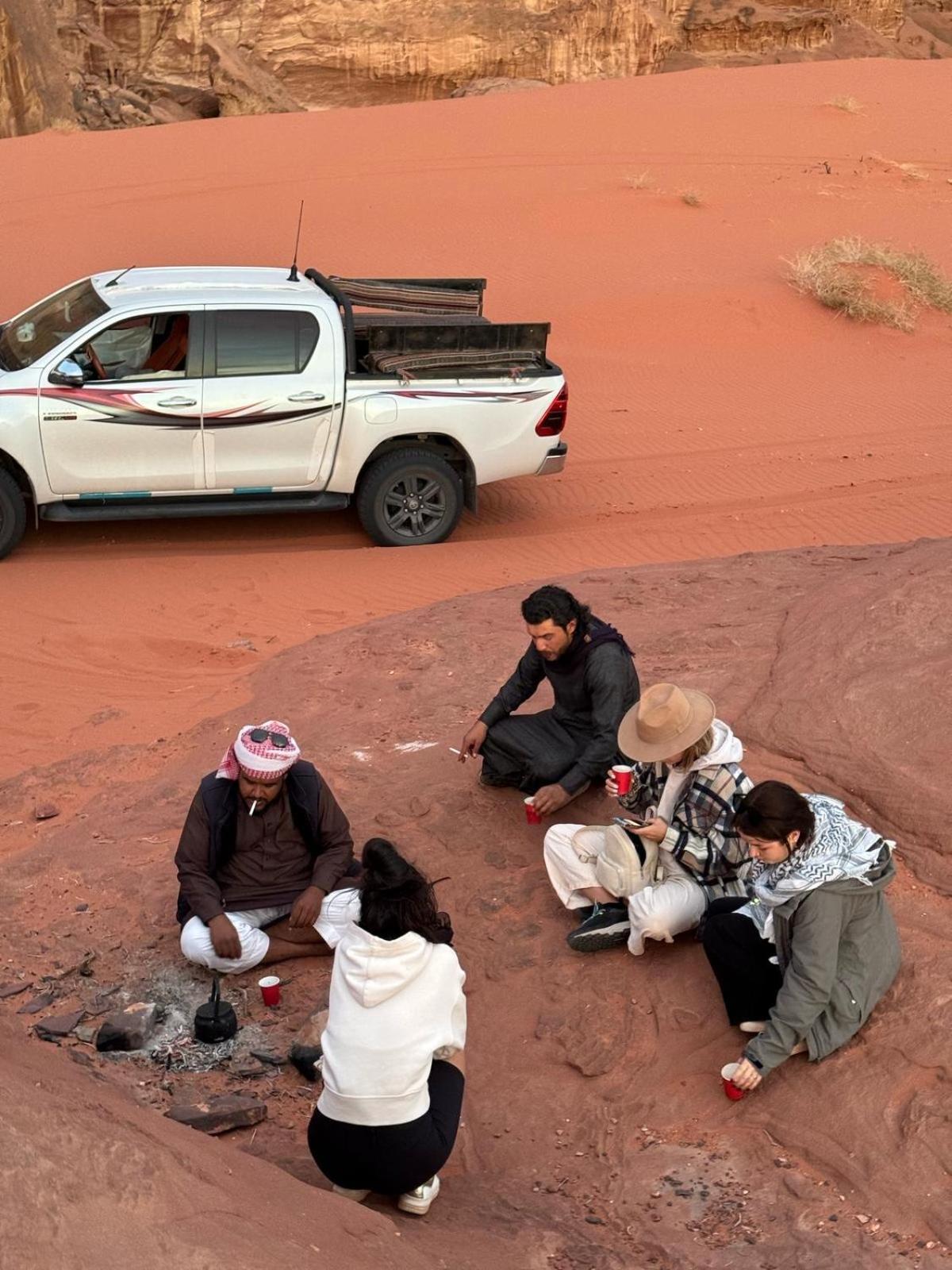 Wadi Rum Sky Tours & Camp מראה חיצוני תמונה